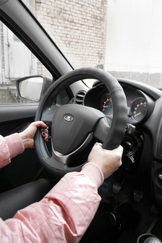 Оплетка на руль (нат. кожа) AVS GL-165L-B (размер L, черный) - Серия "Classic" фото 4