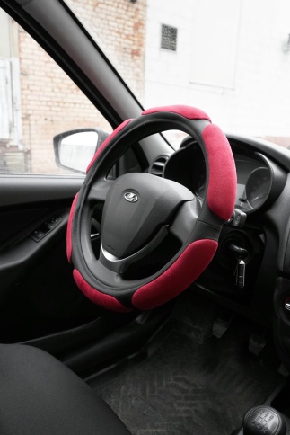 Спонжевая оплетка руля AVS SP-426M-RD ( размер M, красный) - Серия "Sponge" фото 6