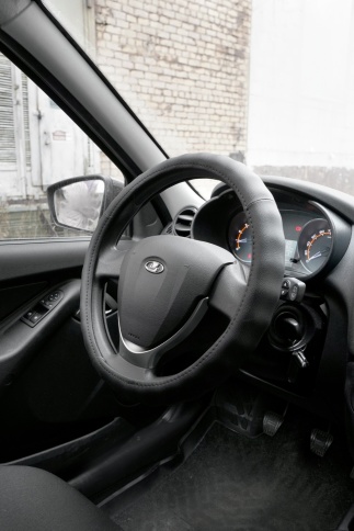 Оплетка на руль (нат. кожа) AVS GL-165L-B (размер L, черный) - Серия "Classic" фото 5