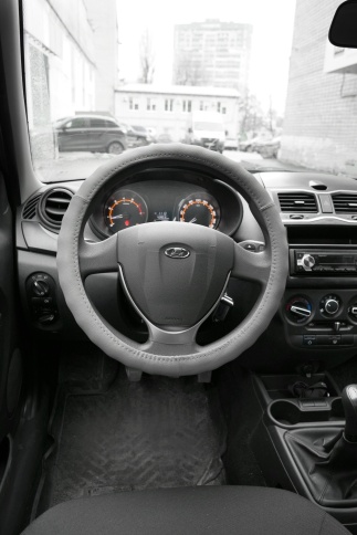 Оплетка на руль (нат. кожа) AVS GL-165L-GR (размер L, серый) - Серия "Classic" фото 6