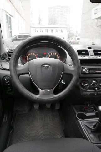 Оплетка на руль (нат. кожа) AVS GL-165L-B (размер L, черный) - Серия "Classic" фото 6