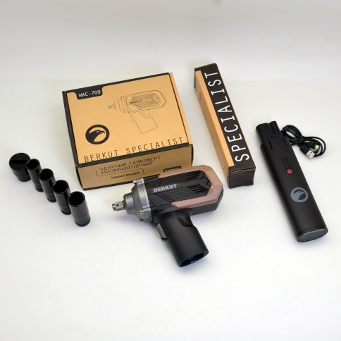 Аккумуляторный ударный гайковерт BERKUT Specialist WAC-700 фото 6