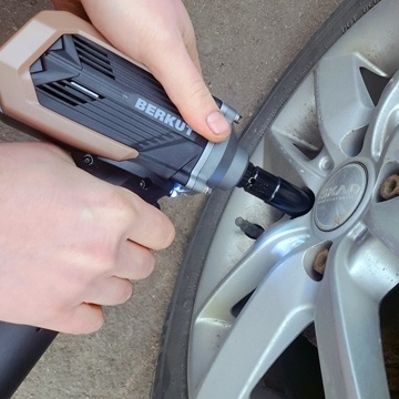 Аккумуляторный ударный гайковерт BERKUT Specialist WAC-700 фото 10