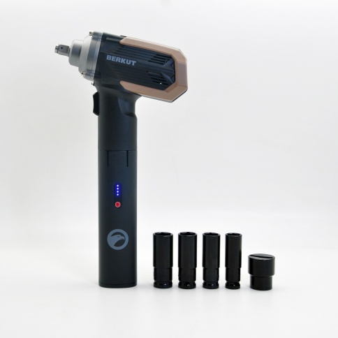 Аккумуляторный ударный гайковерт BERKUT Specialist WAC-700 фото 3
