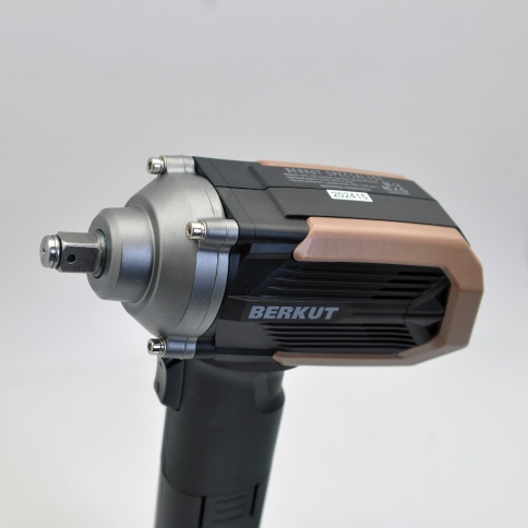 Аккумуляторный ударный гайковерт BERKUT Specialist WAC-700 фото 5