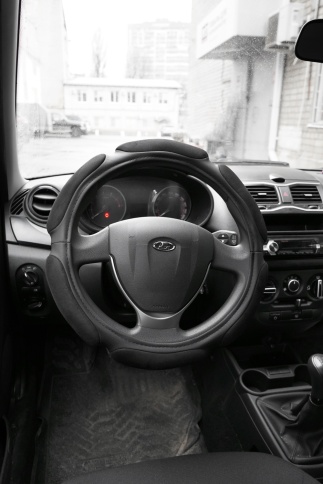 Спонжевая оплетка руля AVS SP-426S-B ( размер S, черный) - Серия "Sponge" фото 7